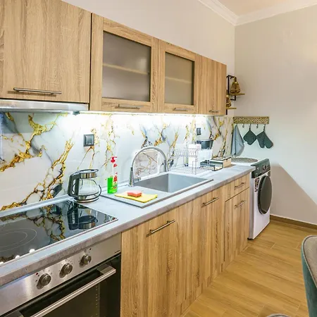 Four Lakes Luxury アミタイオ