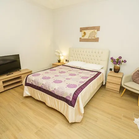 Four Lakes Luxury * Amintaio