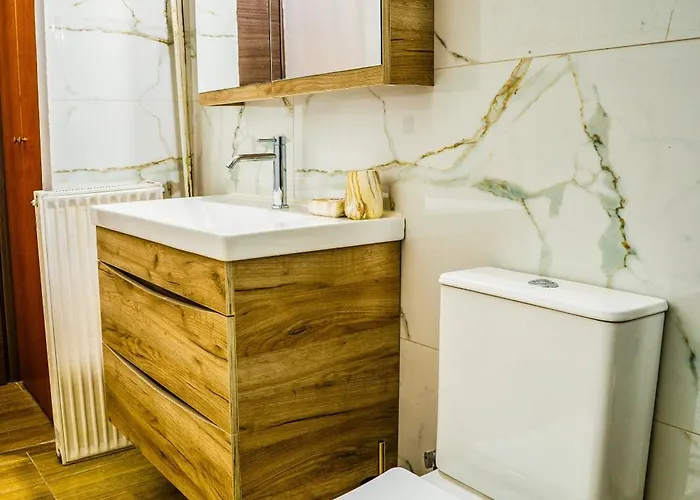 Four Lakes Luxury Apartment