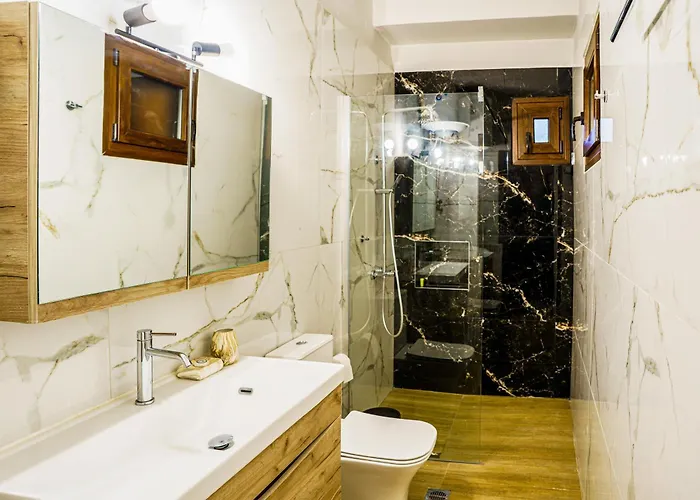 Four Lakes Luxury
